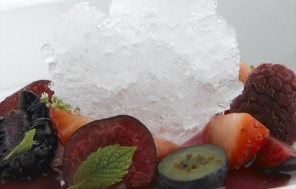 Sopa de frutas de la Vera con nieve de Moscatel