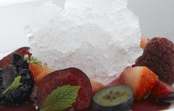 Sopa de frutas de la Vera con nieve de Moscatel