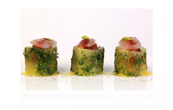 Sardina ahumada con melón y hierbabuenacon melón